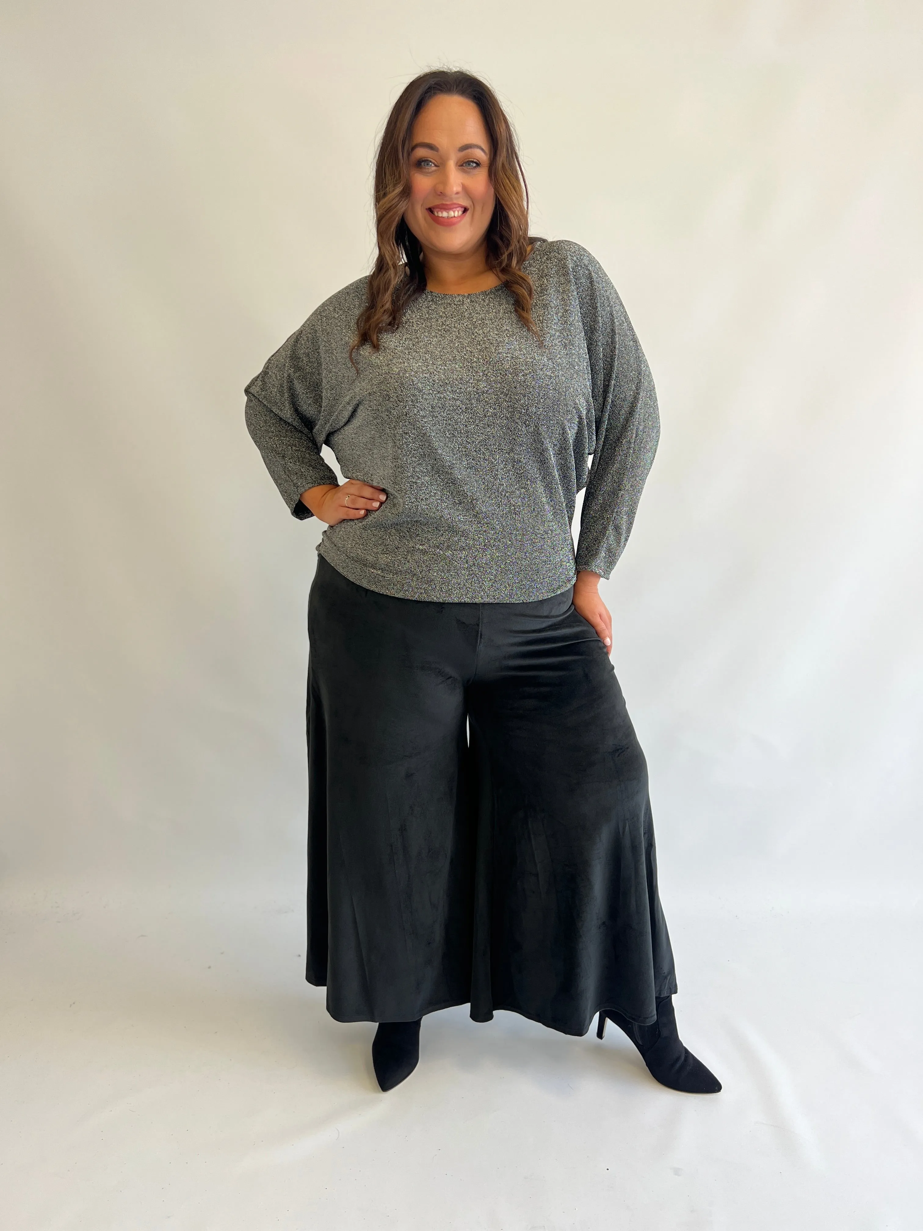 Ari Velvet Culottes in Black