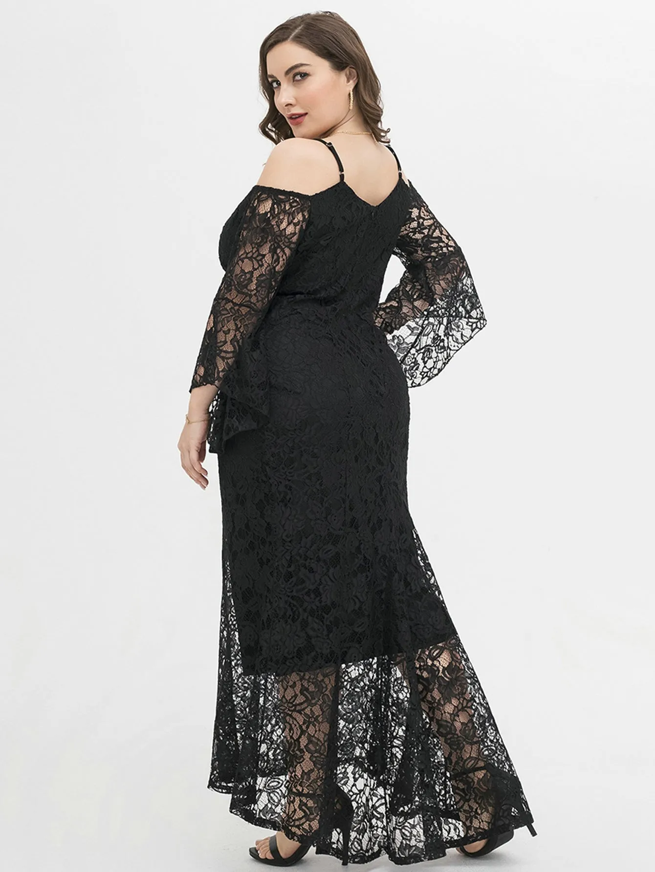 KittenAlarm - COLD SHOULDER PLUS SIZE LACE DRESS