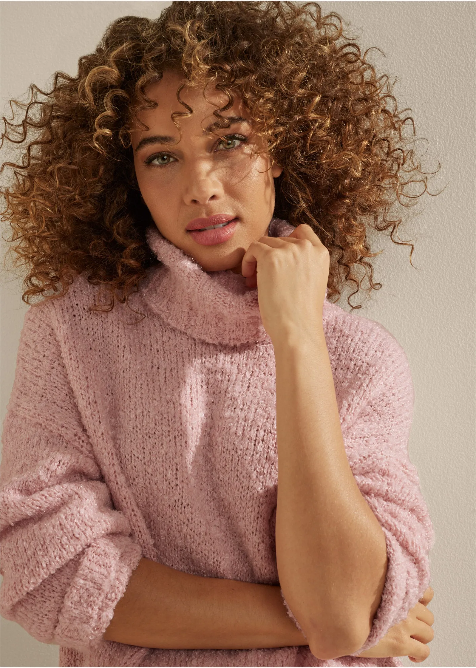 Oversize Turtleneck Sweater - Pink