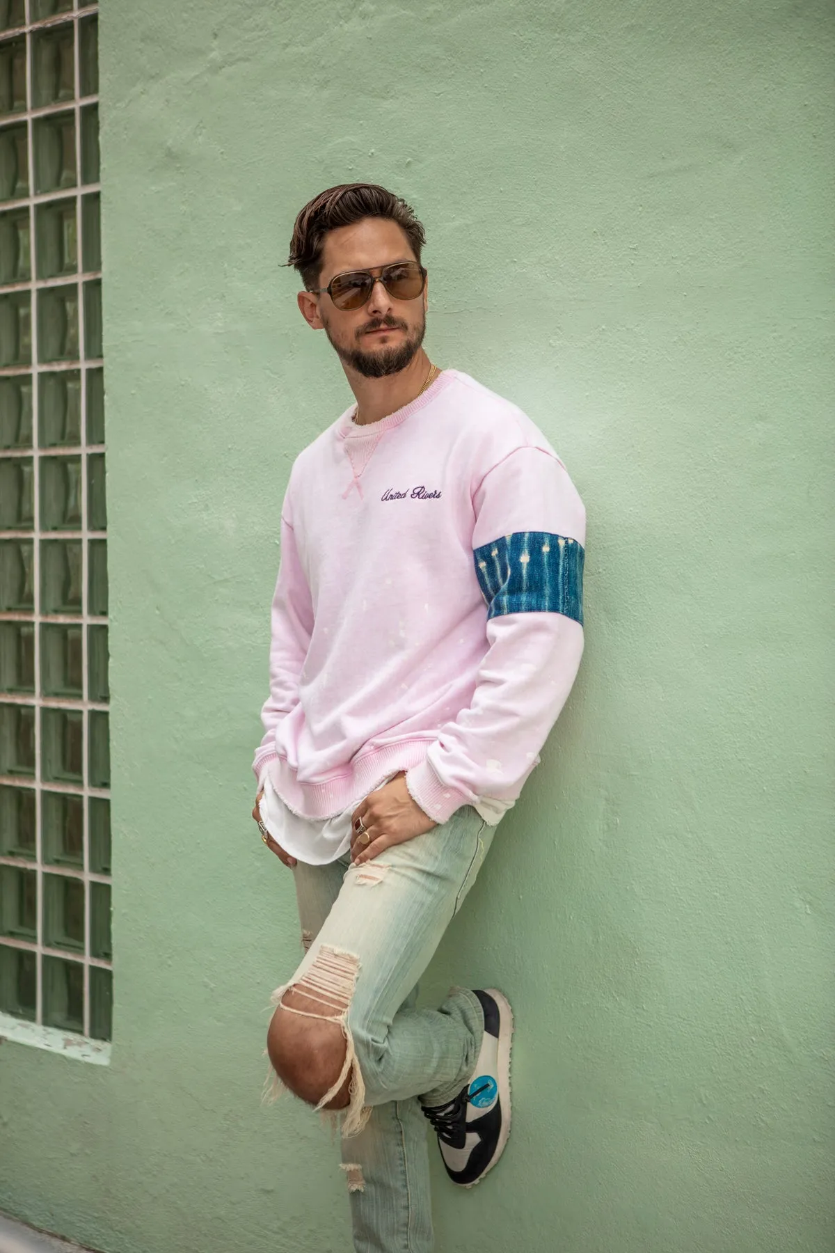 RED RIVER CREWNECK SWEATER (Pastel Pink)