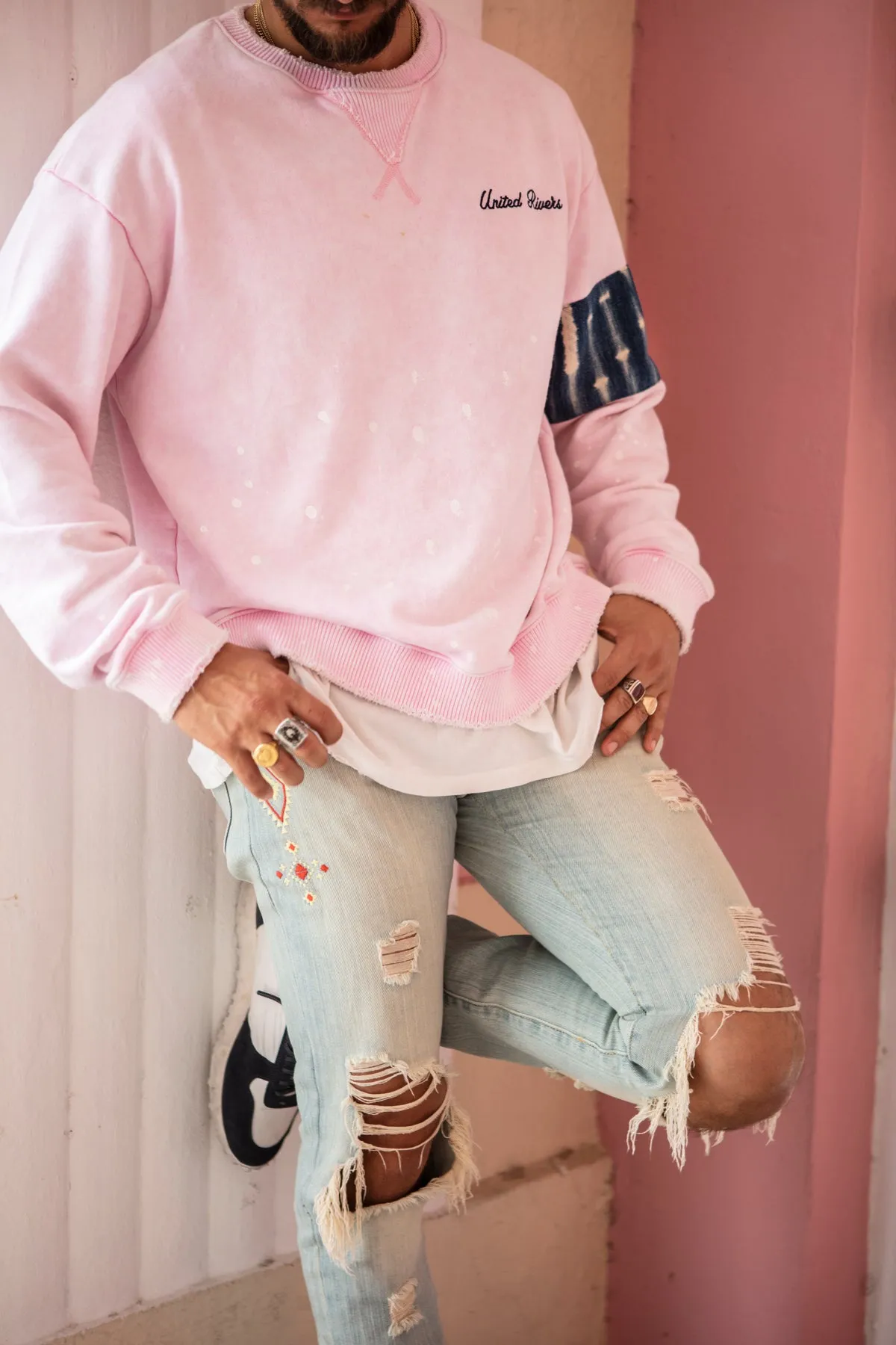 RED RIVER CREWNECK SWEATER (Pastel Pink)