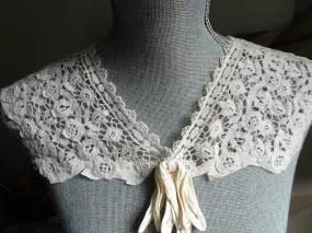 RESERVED LOVELY Vintage 1930s Lace Collar, Lovely Open Work Design,Collectible Vintage Collars