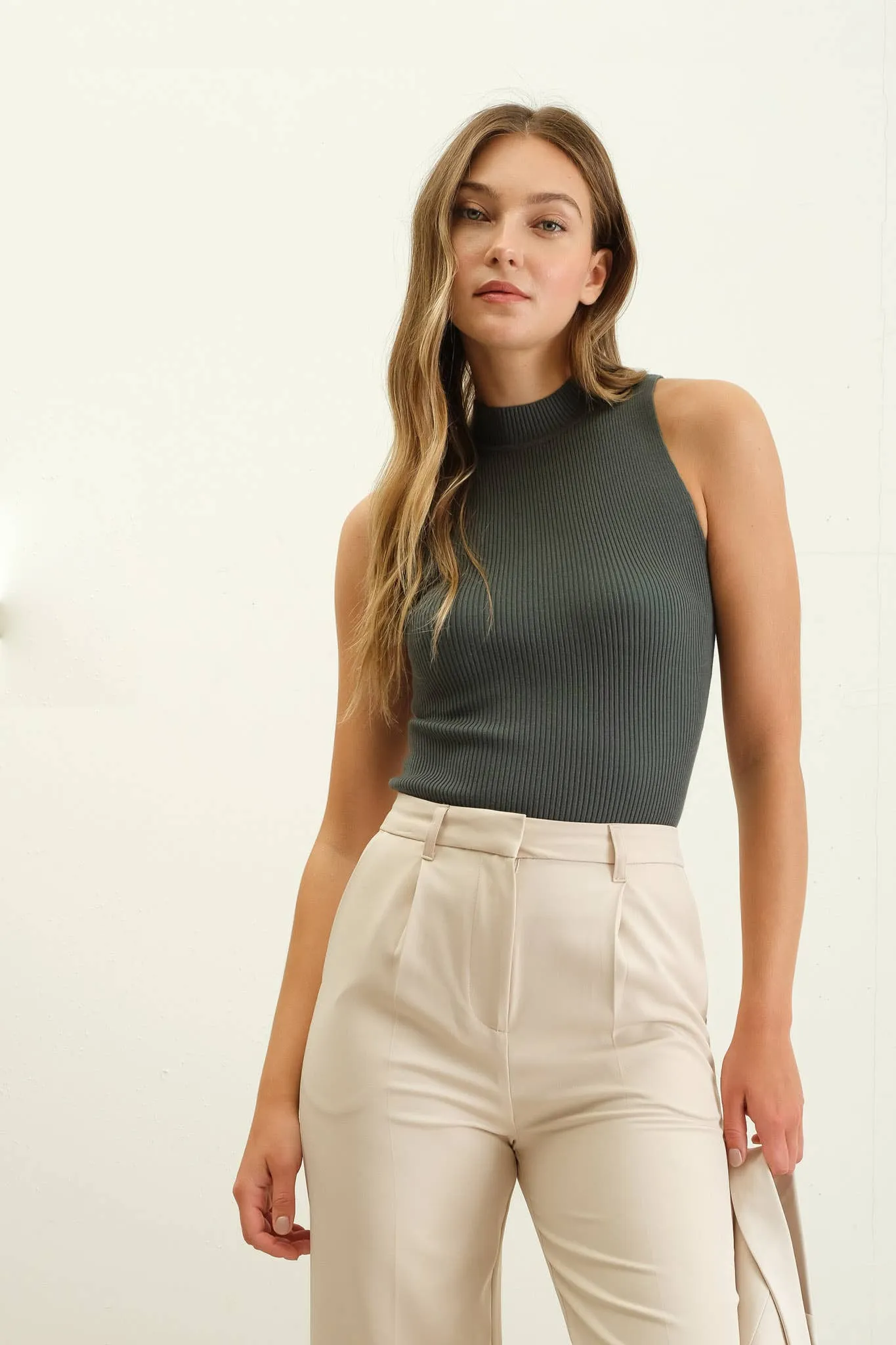 SLEEVELESS MOCK  TOP: DARK GREEN